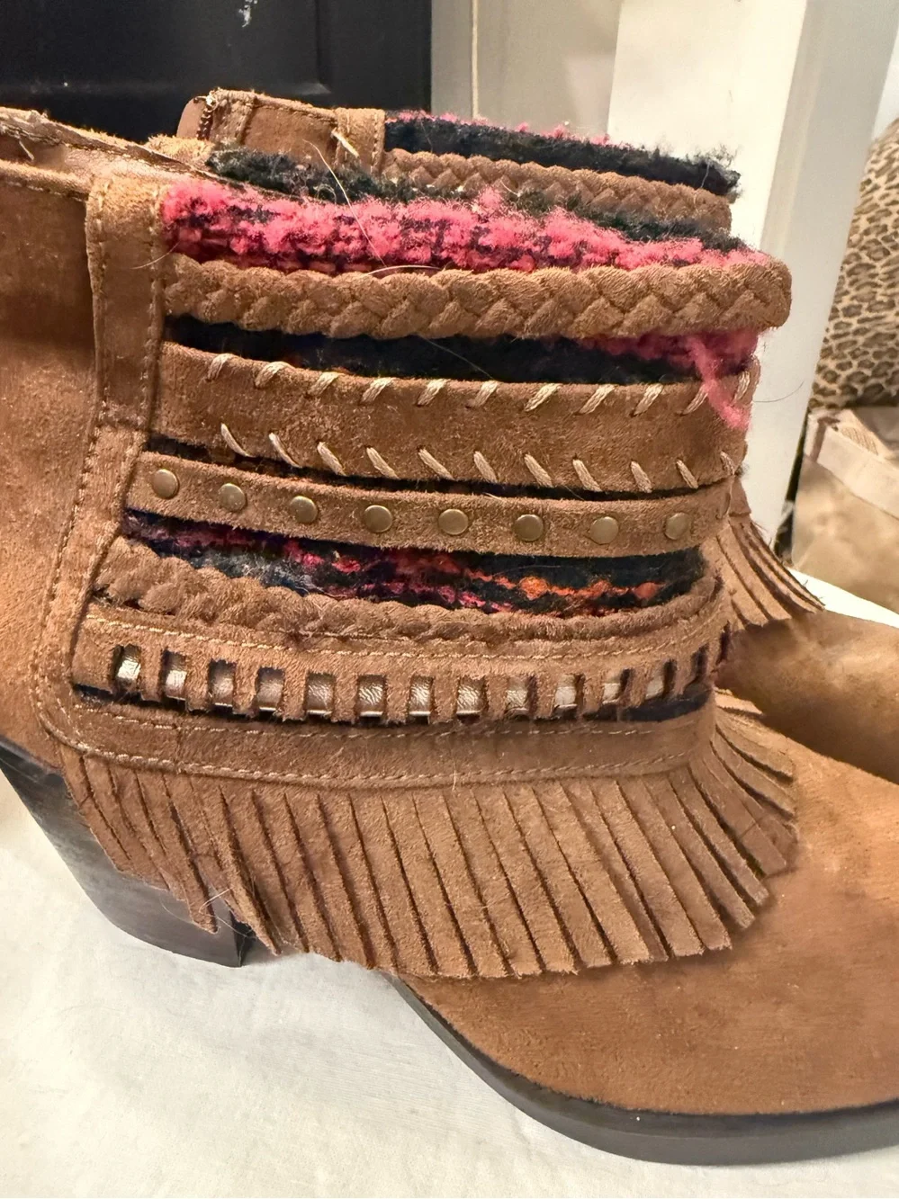 Mudd Brown Suede Fringe Boho Western Ankle Boots Studded